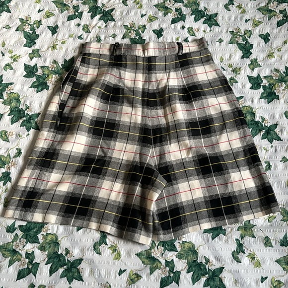 {VTG} Plaid Shorts - Picture 2 of 4